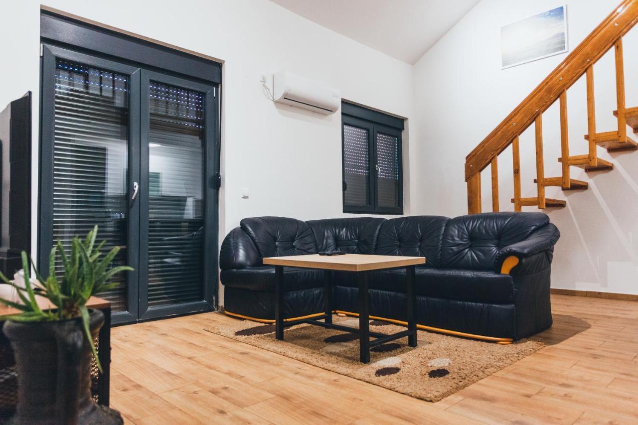 Backspace Apartments Vrsac Extérieur photo
